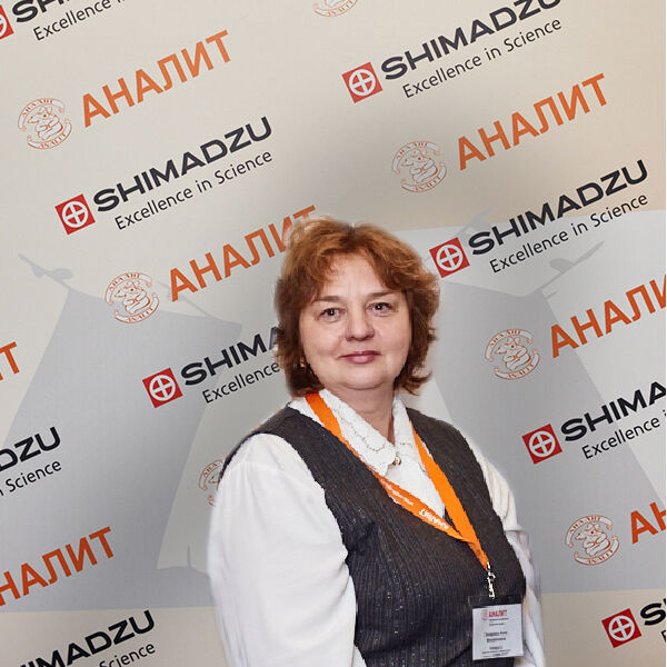 Dr. Anna Zaharova